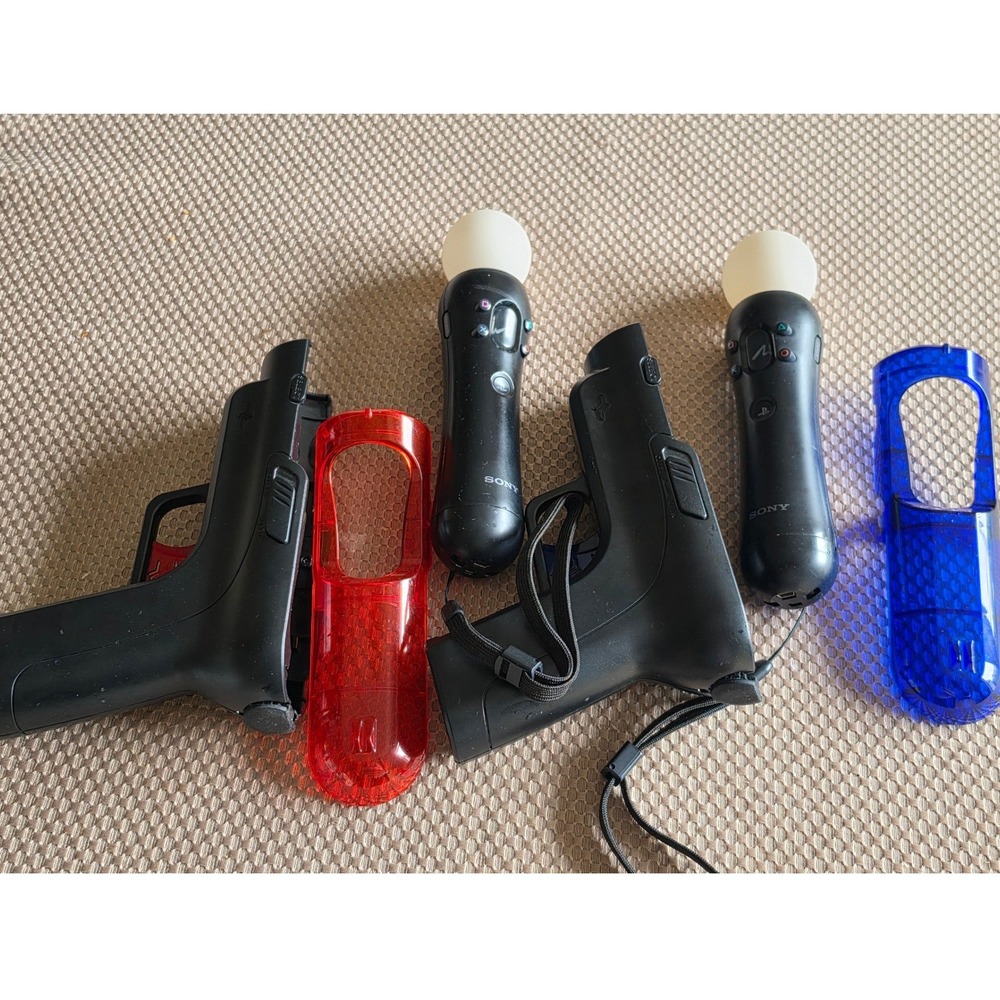 Sony‎ PlayStation Move Motion Controllers & Precision Shot Gun Attachments Set